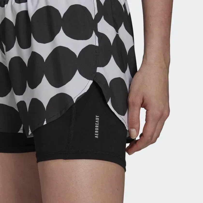 מכנס נשים אדידס קצר עם טייטס Adidas MARIMEKKO 2IN1 GU2526 - Image 8