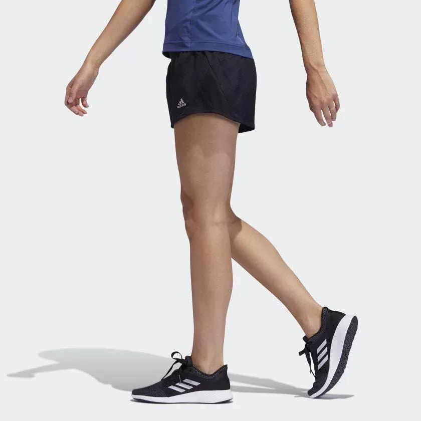 מכנס אדידס קצר לנשים Adidas RUN IT SHORT 3S FP7537 - Image 2