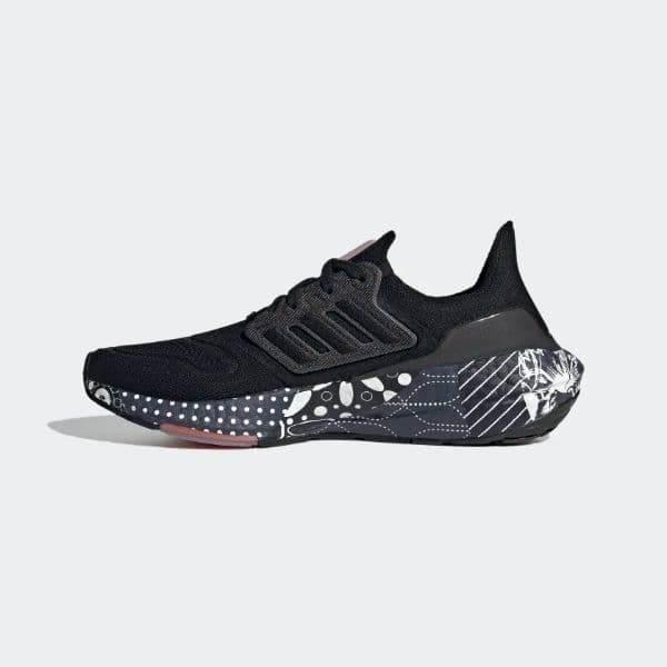 נעלי אדידס אולטרה בוסט 22 לנשים Adidas ULTRABOOST 22 FTW GW6914 - Image 3