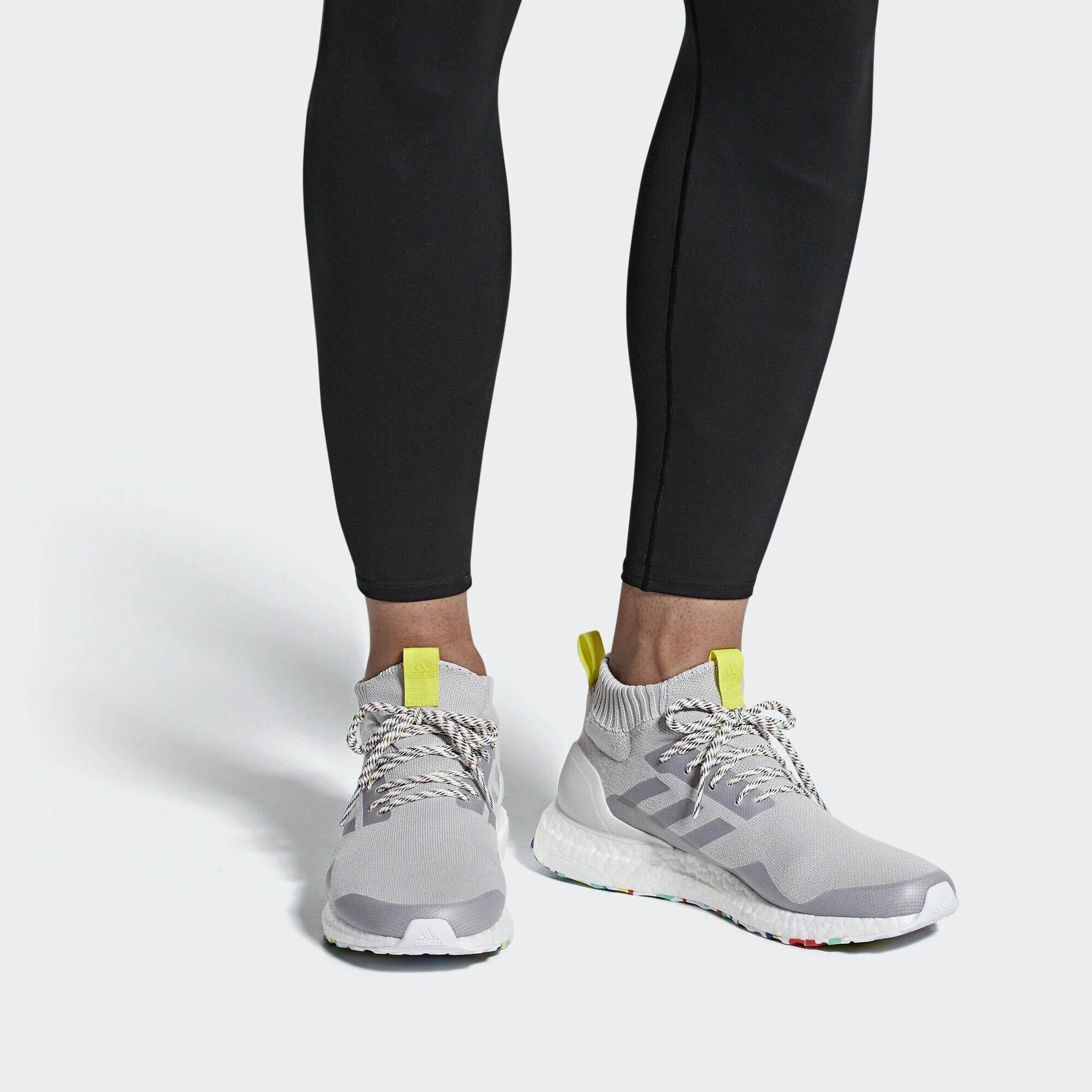 נעלי אדידס אולטרה בוסט גבוהות לגבר ADIDAS UltraBoost MID G26842 - Image 2