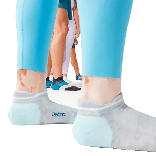גרבי Feetures Elite Max Cushion No Show Tab Gray Sky EC50157493 - Image 3
