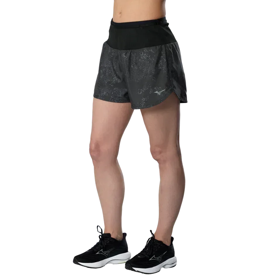 מכנס אימון קצר מיזונו לנשים Mizuno Graphic Multi Pocket Short Black J2GBD20590 - Image 3