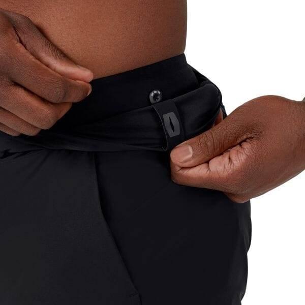 On 185.00304 Hybrid Shorts - Image 2