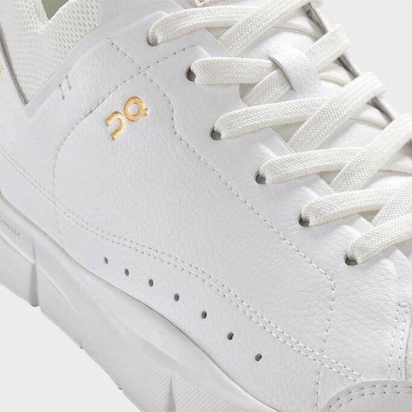 נעלי סניקרס מסדרת רוג'ר פדרר On Cloud The Roger Centre Court White Gum 48.99438 - Image 3