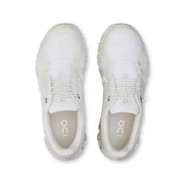 נעלי ריצה און קלאוד 6 רחבות לנשים On Cloud Wide (D) 3WG10361200 White - Image 4