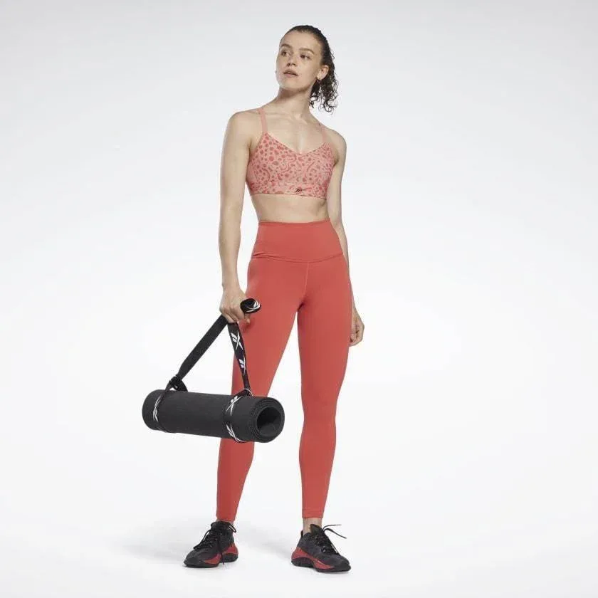 טופ אימון ריבוק לנשים Reebok H51830 SR Lux Strappy Bra AOP - Image 4