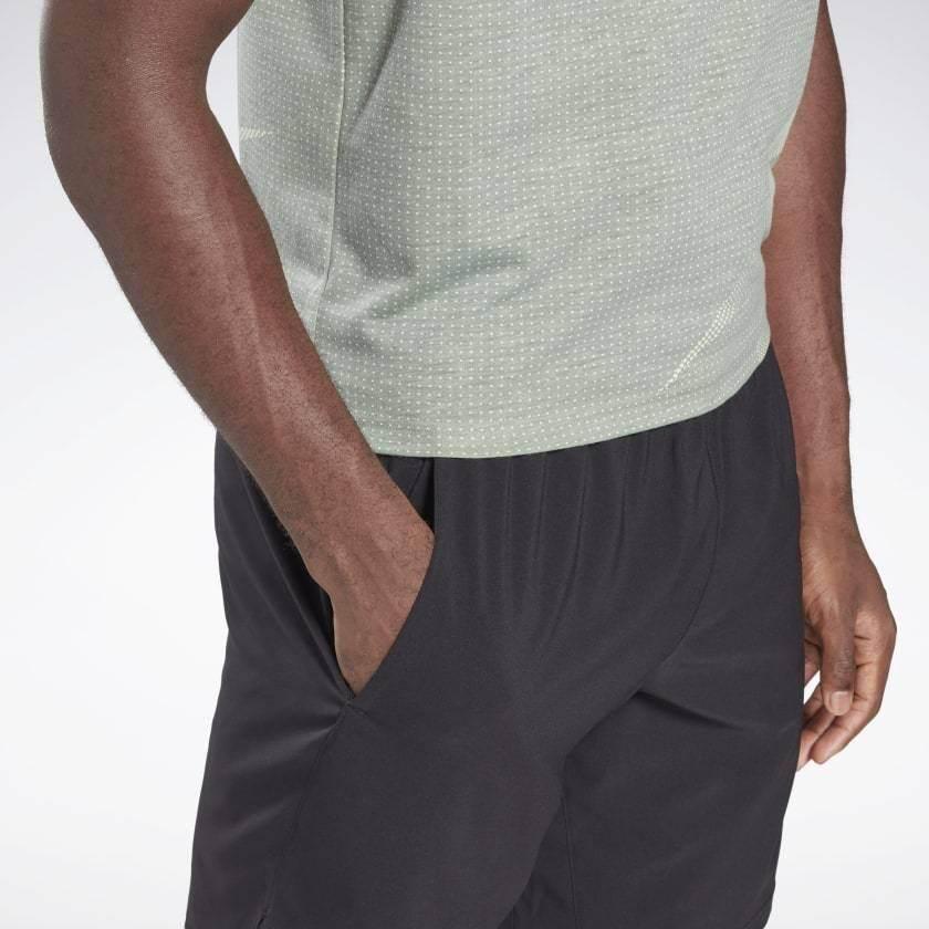מכנס ריבוק קצר לגבר Reebok WOR WOVEN GRAPHIC SHORT GL3181 - Image 5