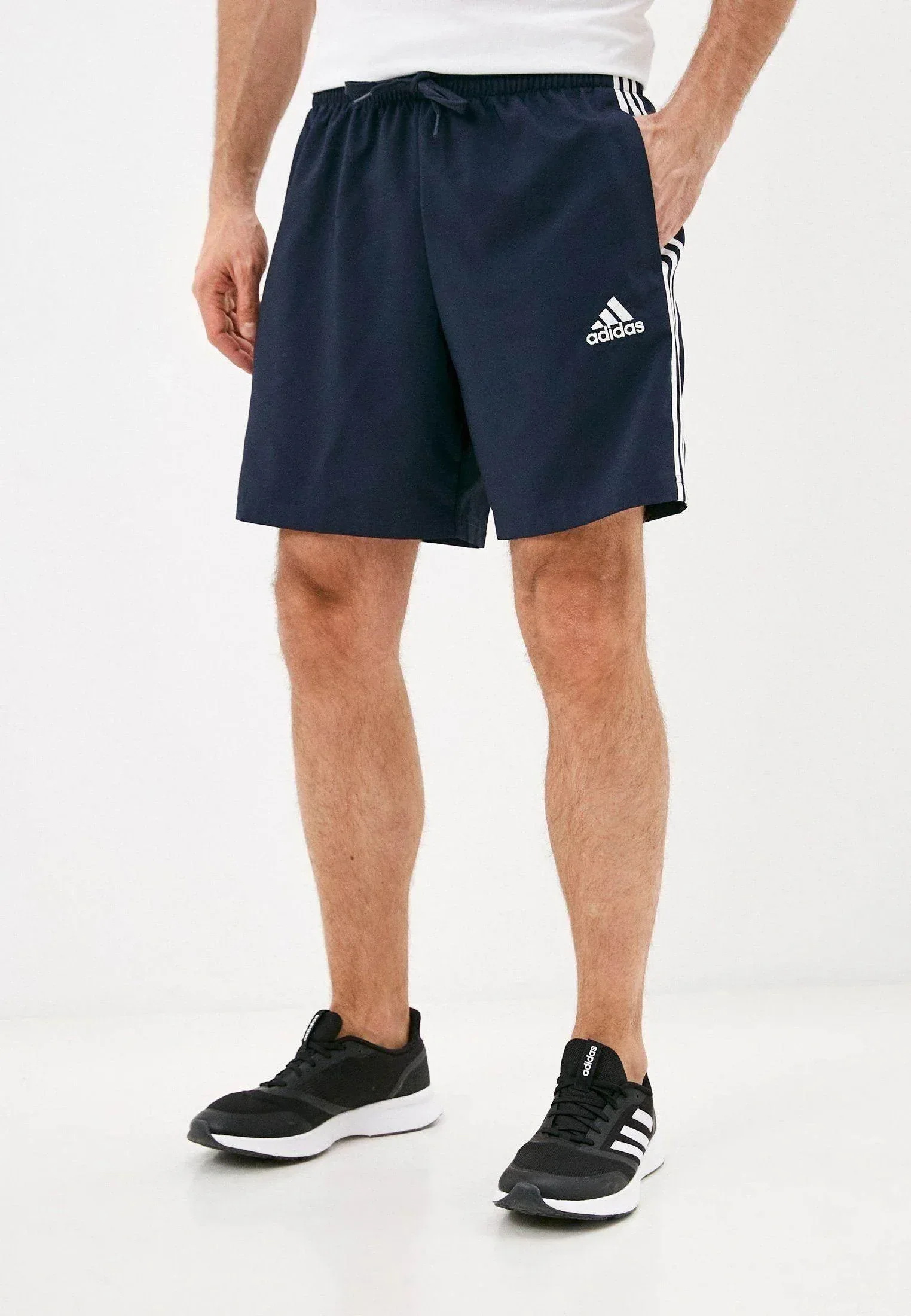 מכנס קצר ריבוק לגברים Reebok WOR WOVEN GRAPHIC SHORT GN5381 - Image 2
