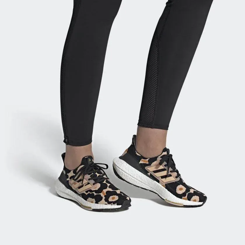 נעלי אדידס אולטרה בוסט 21 מרימקו Ultraboost 21  X MARIMEKKO H01087 - Image 2